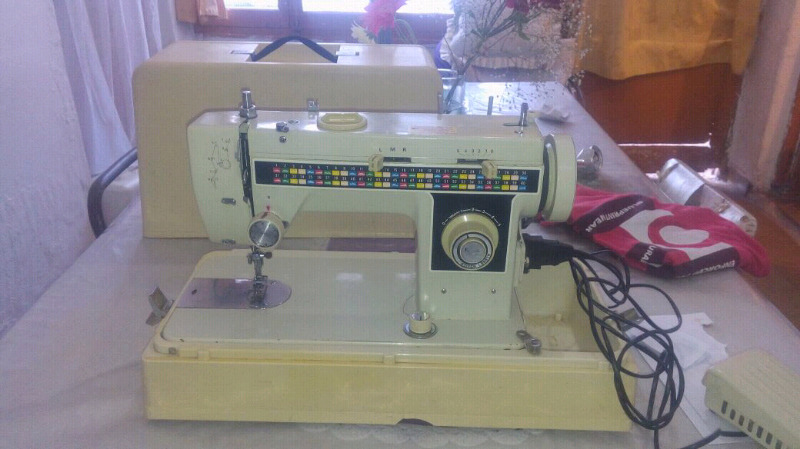 Maquina de coser y bordar