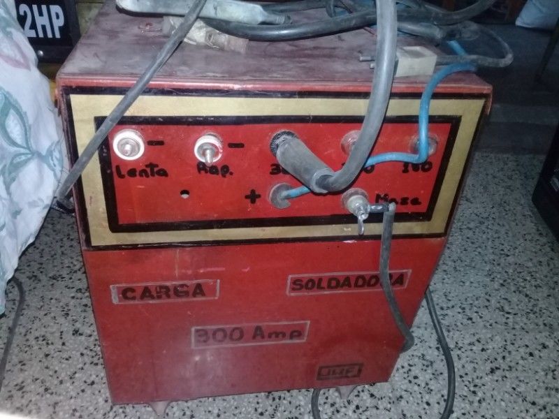 Máquina de soldar,cargador y arrancador 300 Amp