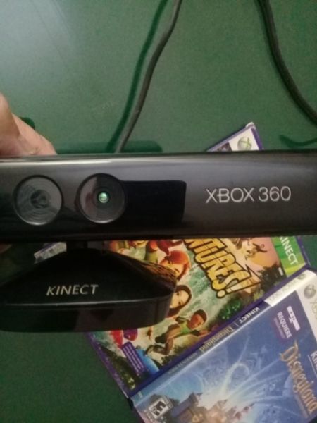 VENDO "SENSOR KINECT", IMPECABLE Y DOS JUEGOS!!  PESOS