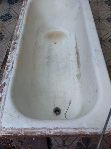 BAÑERA DE HIERRO FUNDIDO ENLOZADA