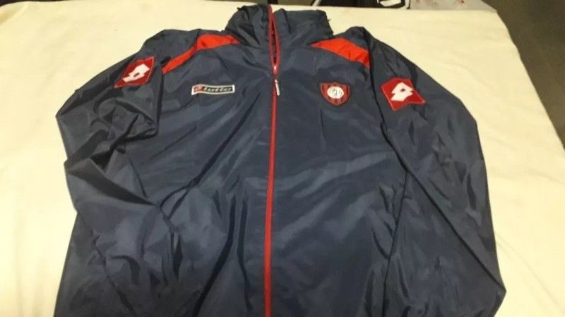 Campera original San Lorenzo Marca loto muy buen estado