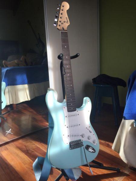 Guitarra Squier by Fender stratocaster importada,con
