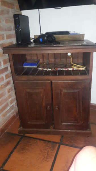 MESA DE TV DE ALGARROBO