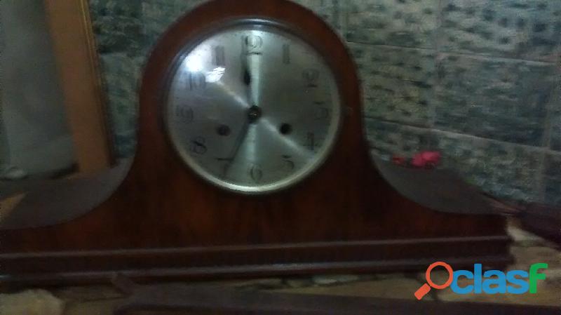 Reloj de mesa alemán