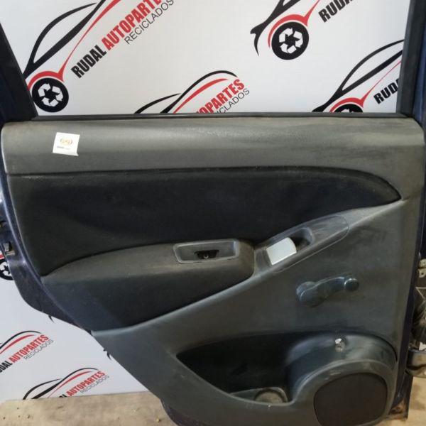 Tapizado Puerta Trasera Izquierda Fiat Idea LV $1425