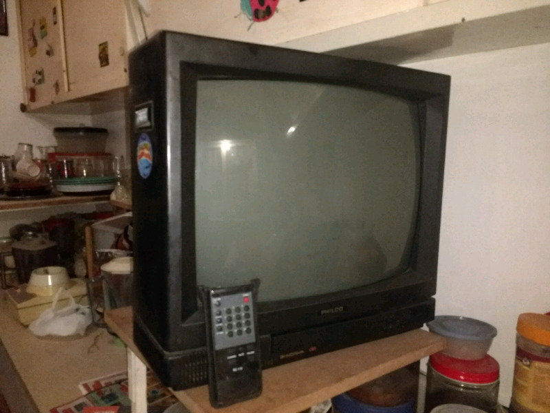 Televisor de 20 pulgadas marca philco con control