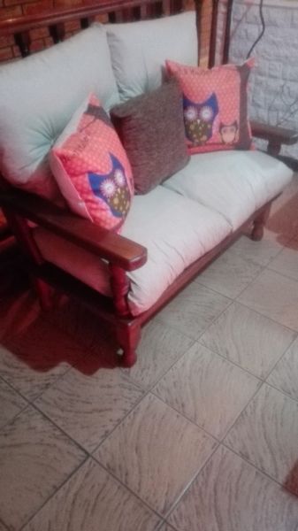 VENDO JUEGO DE SILLONES DE ALGARROBO