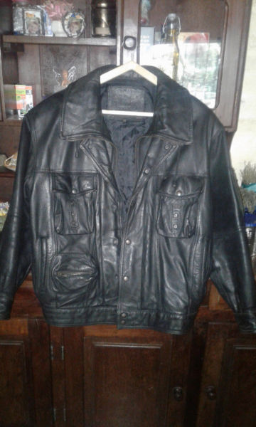 CAMPERA DE CUERO "PESADA" IDEAL MOTOQUERO $ 