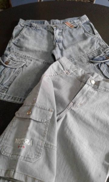 VENDO BERMUDAS DE JEANS DE NIÑO, TALLE 12.