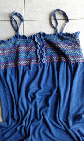 VENDO CAMISOLA CON BRETELES AJUSTABLES COLOR AZUL COIN