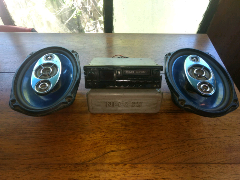 Vendo estereo con parlantes