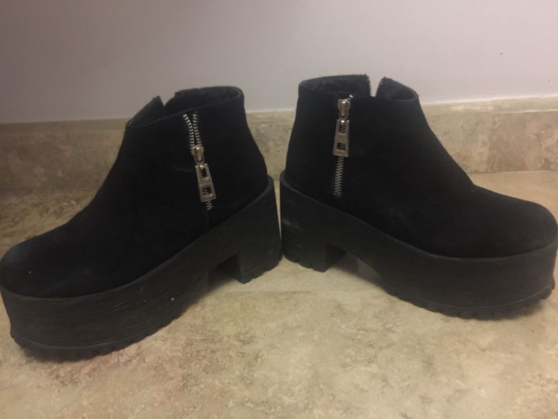 Zapatos ricky sarkany negros