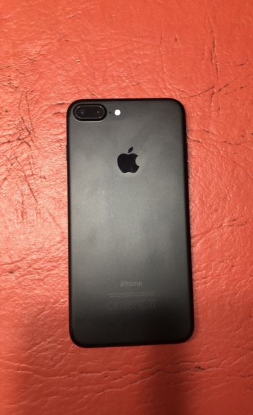 iPhone 7 Plus 32 gb con detalle