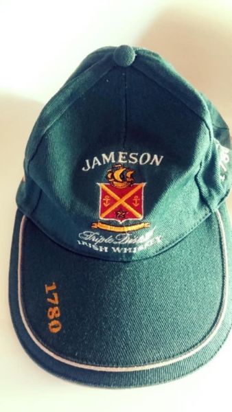 GORRA CON VISERA JAMESON IRISH WHISKEY BORDADA IMPORTADA