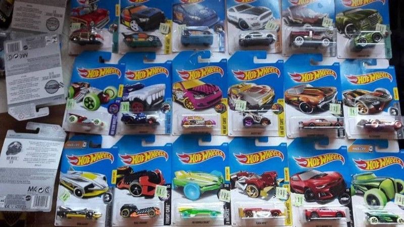 Hotwheels x5 Varios Modelos