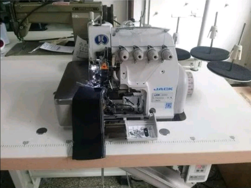 Overlock 5 hilos marca jack