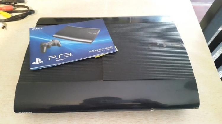 Playstation 3 Super slim 500GB con 2 joysticks