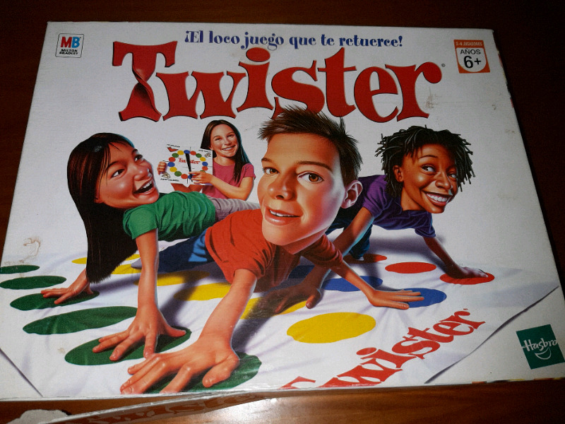 Twister el juego que te retuerce