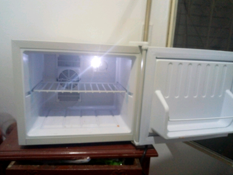 Vendo frigobar 32 Litros impecable en caja 3 meses de uso