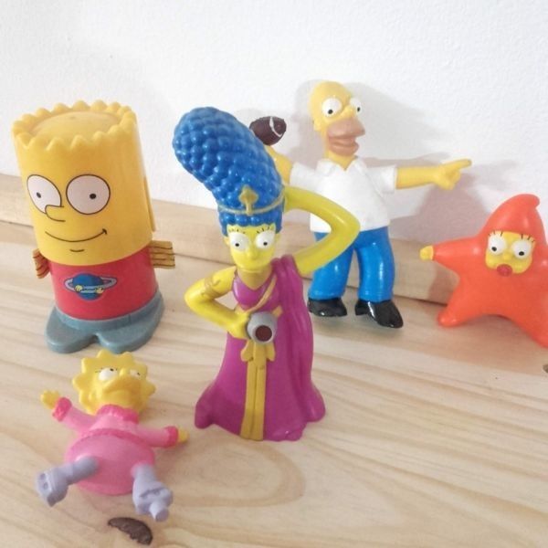 5 Muñecos Simpsons.