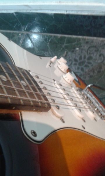 Guitarra Stratocaster Memphis