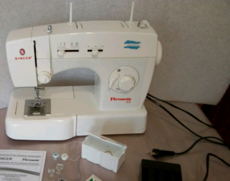 Máquina de coser Florencia 64