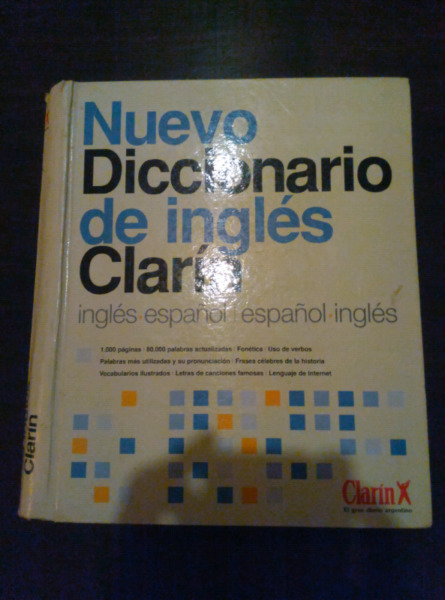 Nuevo diccionario de inglés Clarín
