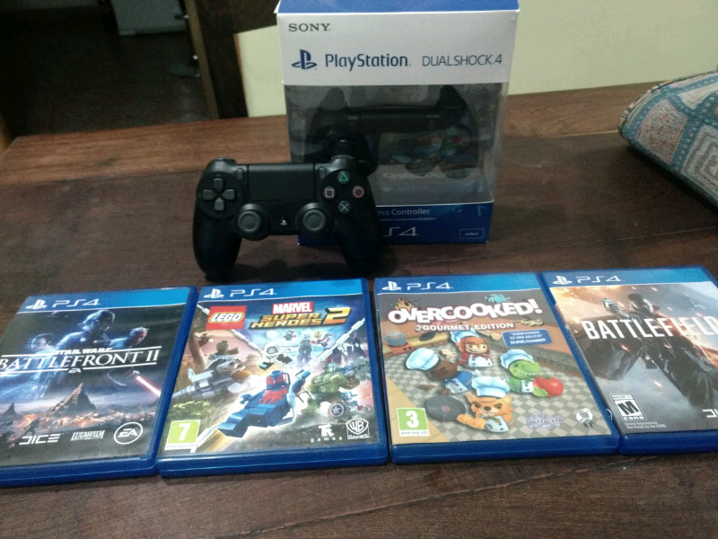 Vendo juegos y josticks PS4