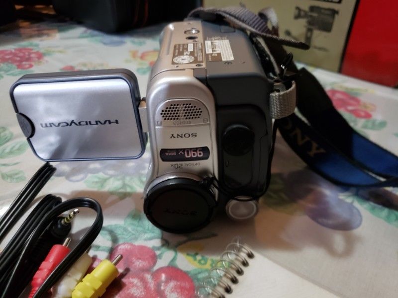 Digital Video Camera Recorder DCR-TRV260