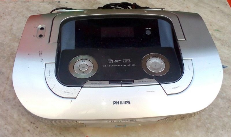 Philips Az Radio Compactera Usb..................