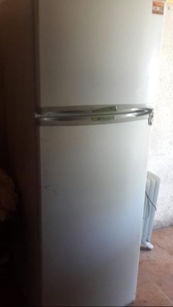 Vendo heladera con Freezer en buen estado de funcionamiento