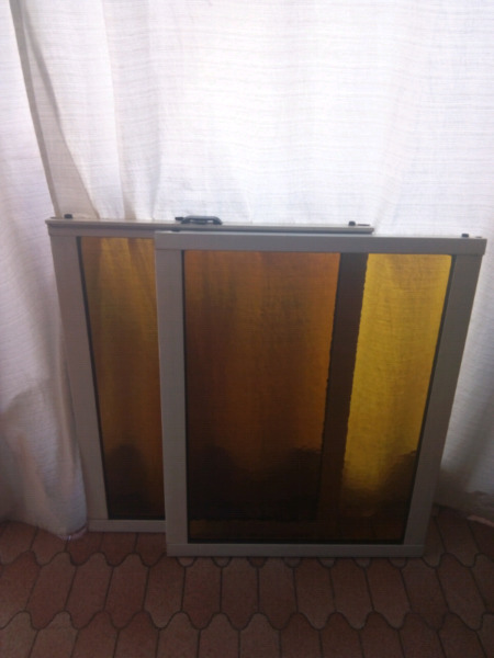 Vendo ventana con vidrio sin marco