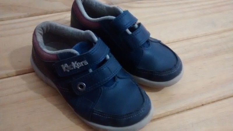 Zapatos para nenes Kickers