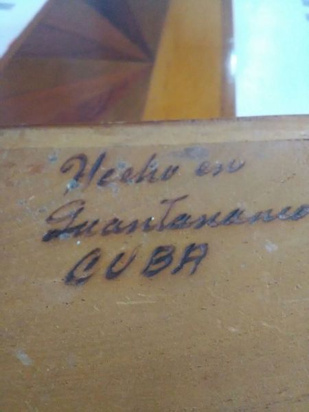 Caja de madera cubana