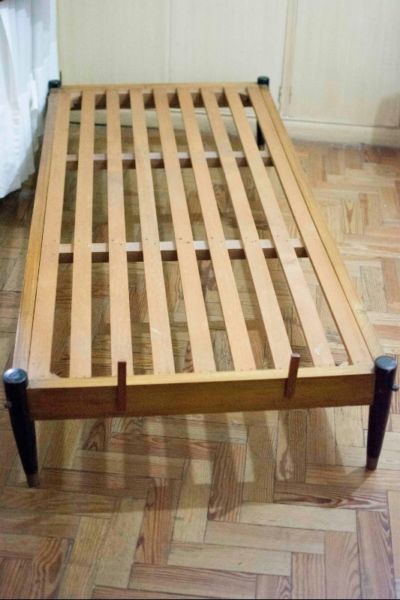 Cama De Madera Maciza 1 Plaza Patas De Metal