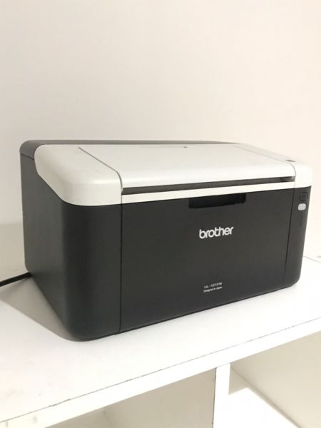 Impresora Brother WIFI láser modelo HL w