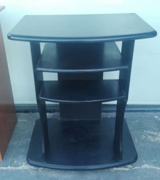 MESA PARA TV NEGRA