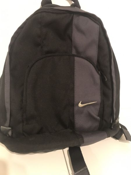 Mochila Nike chica