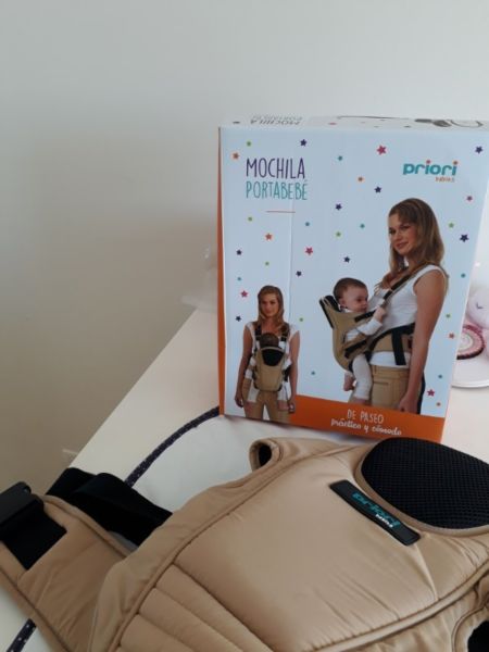 Mochila portabebe beige