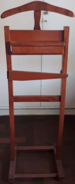 Percha valet de madera