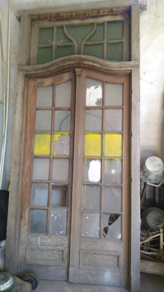 Puerta antigua doble