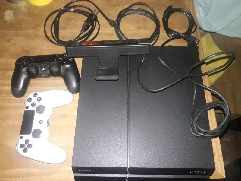 VENDO PS4 completa