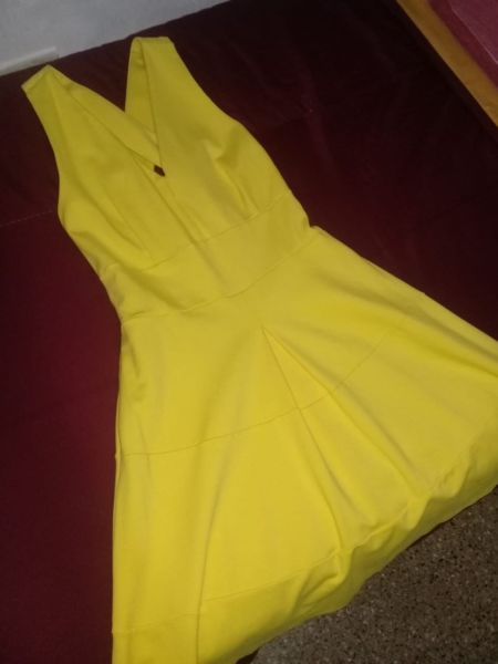 Vendó vestido amarillo