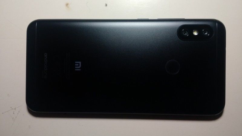 Xiaomi A2 Lite de 64 gb con vidrio roto