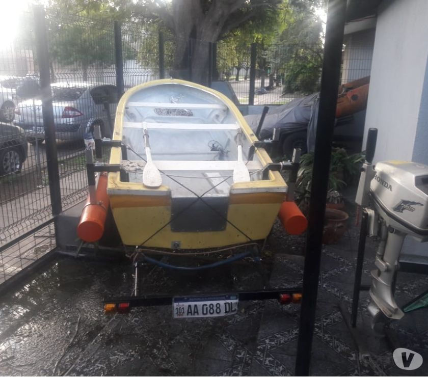 bote pesquero, motor Honda, trailer