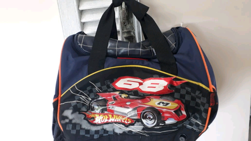 Bolso de niño HOT WHEELS ORIGINAL $300