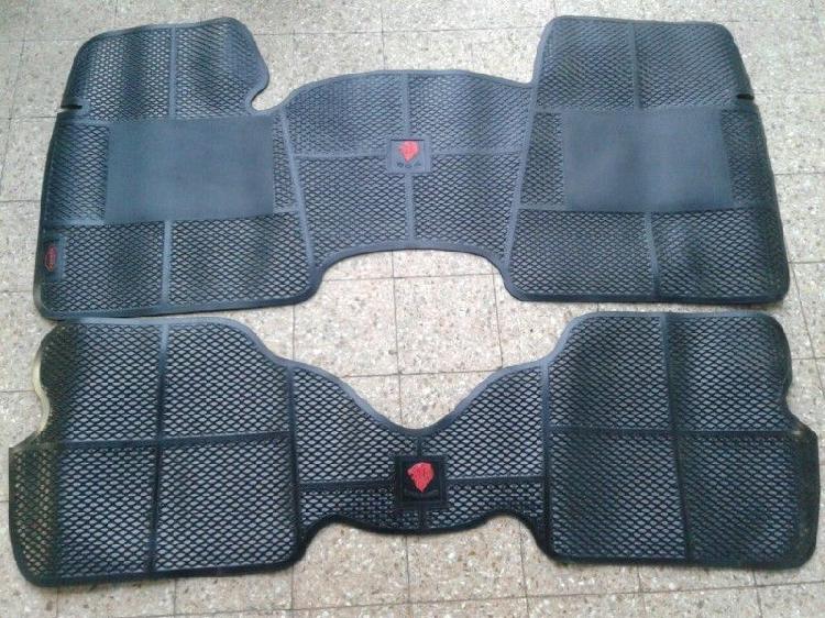 Cubre alfombra Peugeot 504 cambio al volante Vapren negro