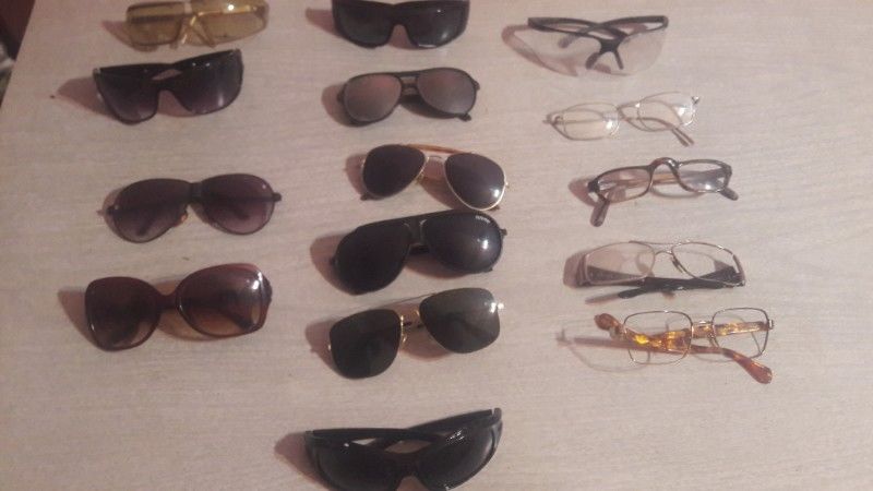 Lote de anteojos de leer y gafas de sol usados