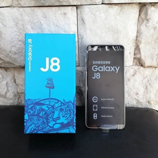 SAMSUNG J8 32GB