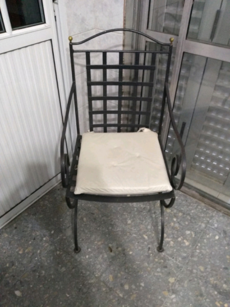 Sillón de hierro